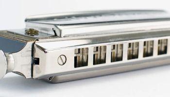 همه چیز درباره سازدهنی (هارمونیکا): راهنمای جامع از تاریخچه تا آموزش سازدهنی