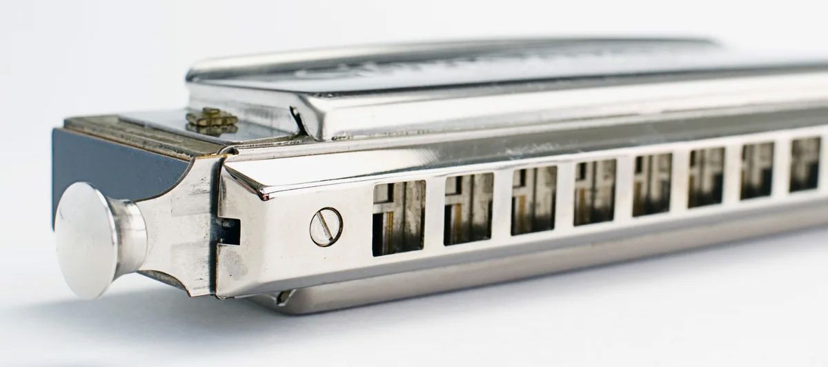 همه چیز درباره سازدهنی (هارمونیکا): راهنمای جامع از تاریخچه تا آموزش سازدهنی