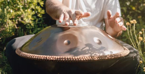 آموزش گام‌به‌گام هنگ درام (Handpan / Hang Drum) برای مبتدیان