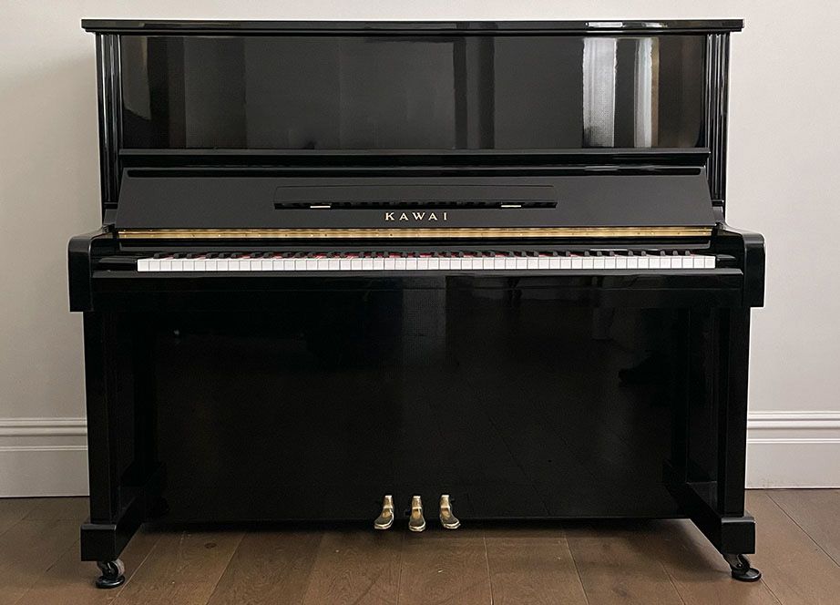 🎼 پیانوی دیواری (Upright Piano)