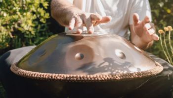 آموزش گام‌به‌گام هنگ درام (Handpan / Hang Drum) برای مبتدیان
